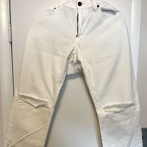AE - Mens White knee ripped jeans.